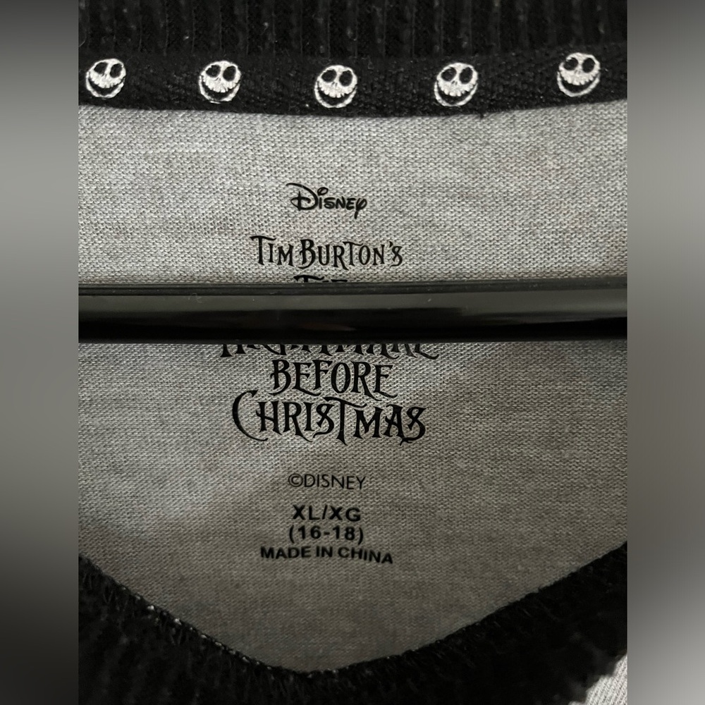 SOLD Disney's Women's Nightmare Before Christmas Sleepshirt - Picture 4 of 7
